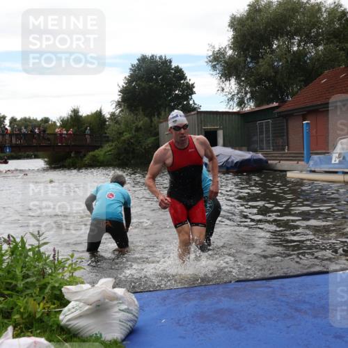 31.08.2025 - Elbe Triathlon Hamburg Luisa Fischer http://msf.ph/oto/8679596 31.08.2025 14:03:02 Schwimmen 122, 148, 160 meine-sportfotos.de