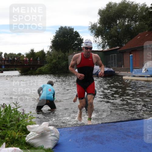 31.08.2025 - Elbe Triathlon Hamburg Luisa Fischer http://msf.ph/oto/8679598 31.08.2025 14:03:02 Schwimmen 122, 148, 160 meine-sportfotos.de