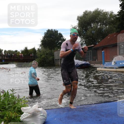 31.08.2025 - Elbe Triathlon Hamburg Luisa Fischer http://msf.ph/oto/8679614 31.08.2025 14:03:07 Schwimmen 122, 148 meine-sportfotos.de