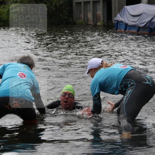 31.08.2025 - Elbe Triathlon Hamburg Luisa Fischer http://msf.ph/oto/8679617 31.08.2025 14:03:22 Schwimmen 134 meine-sportfotos.de