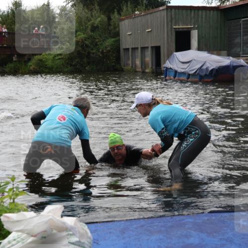 31.08.2025 - Elbe Triathlon Hamburg Luisa Fischer http://msf.ph/oto/8679622 31.08.2025 14:03:23 Schwimmen 134 meine-sportfotos.de