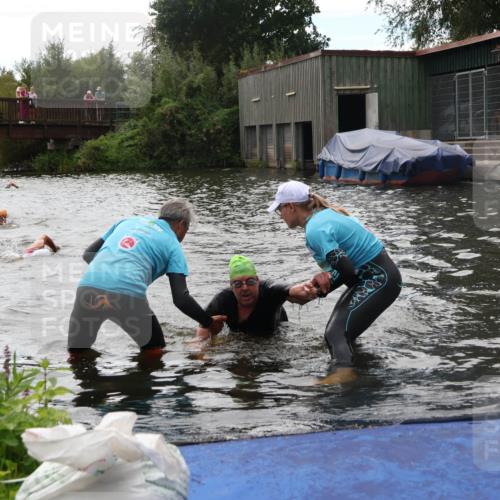 31.08.2025 - Elbe Triathlon Hamburg Luisa Fischer http://msf.ph/oto/8679623 31.08.2025 14:03:23 Schwimmen 134 meine-sportfotos.de