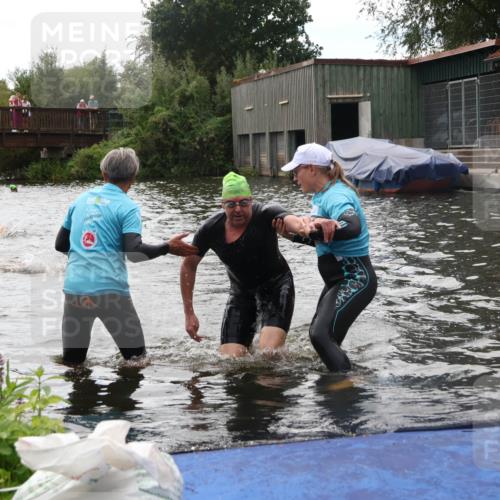 31.08.2025 - Elbe Triathlon Hamburg Luisa Fischer http://msf.ph/oto/8679626 31.08.2025 14:03:24 Schwimmen 127, 134 meine-sportfotos.de