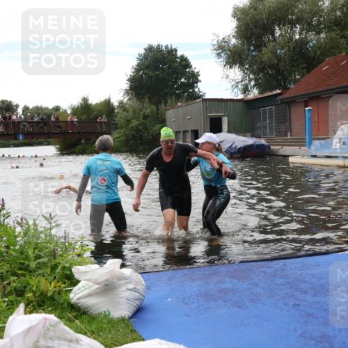 31.08.2025 - Elbe Triathlon Hamburg Luisa Fischer http://msf.ph/oto/8679629 31.08.2025 14:03:25 Schwimmen 127, 134 meine-sportfotos.de