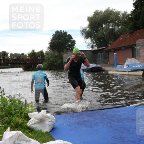 31.08.2025 - Elbe Triathlon Hamburg Luisa Fischer http://msf.ph/oto/8679634 31.08.2025 14:03:26 Schwimmen 127, 134 meine-sportfotos.de