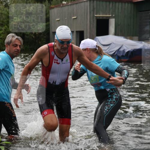 31.08.2025 - Elbe Triathlon Hamburg Luisa Fischer http://msf.ph/oto/8679647 31.08.2025 14:03:32 Schwimmen 127, 134, 136 meine-sportfotos.de