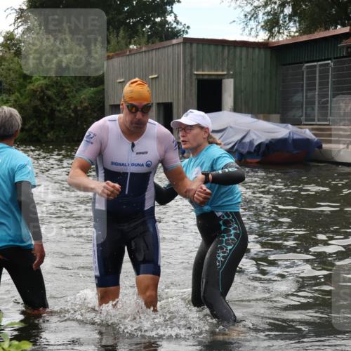 31.08.2025 - Elbe Triathlon Hamburg Luisa Fischer http://msf.ph/oto/8679660 31.08.2025 14:03:40 Schwimmen 136 meine-sportfotos.de