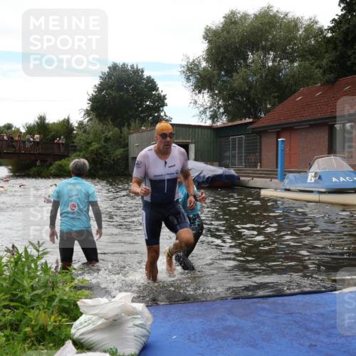 31.08.2025 - Elbe Triathlon Hamburg Luisa Fischer http://msf.ph/oto/8679665 31.08.2025 14:03:41 Schwimmen 136 meine-sportfotos.de