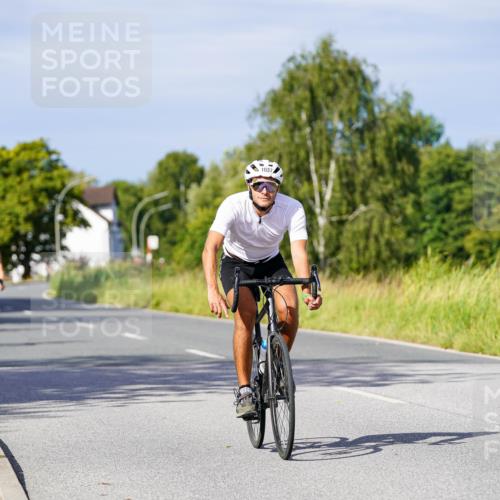 31.08.2025 - Elbe Triathlon Hamburg Michael Burmester http://msf.ph/oto/8679668 31.08.2025 10:39:35 Radfahren 812, 836, 937, 1037, 1075, 1091, 1107 meine-sportfotos.de