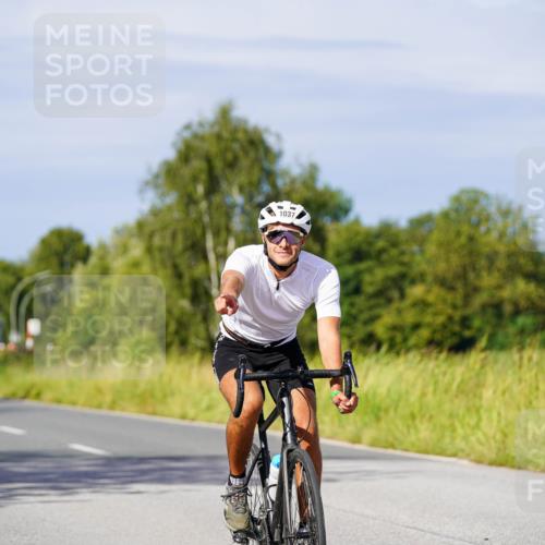 31.08.2025 - Elbe Triathlon Hamburg Michael Burmester http://msf.ph/oto/8679671 31.08.2025 10:39:36 Radfahren 812, 836, 937, 1037, 1075, 1091, 1107 meine-sportfotos.de