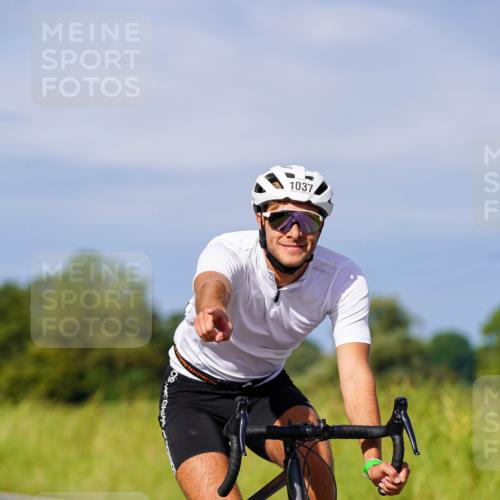 31.08.2025 - Elbe Triathlon Hamburg Michael Burmester http://msf.ph/oto/8679680 31.08.2025 10:39:36 Radfahren 812, 836, 937, 1037, 1075, 1091, 1107 meine-sportfotos.de