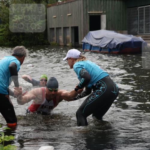 31.08.2025 - Elbe Triathlon Hamburg Luisa Fischer http://msf.ph/oto/8679682 31.08.2025 14:03:53 Schwimmen 131, 139, 163 meine-sportfotos.de