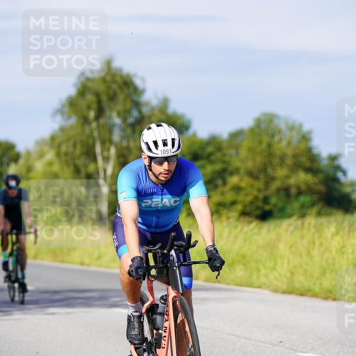 31.08.2025 - Elbe Triathlon Hamburg Michael Burmester http://msf.ph/oto/8679693 31.08.2025 10:39:40 Radfahren 762, 812, 937, 961, 1075, 1091, 1149 meine-sportfotos.de