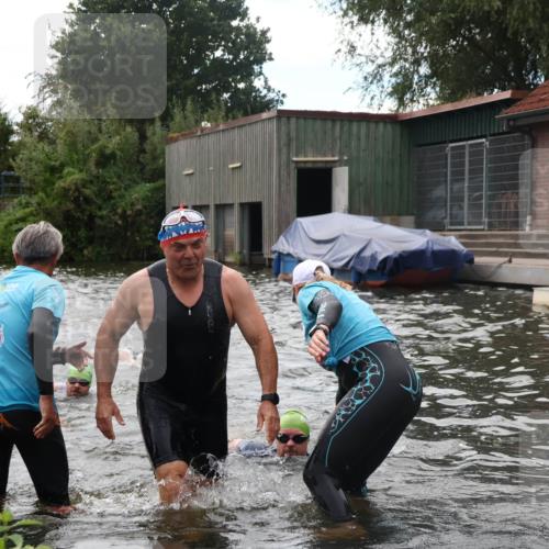 31.08.2025 - Elbe Triathlon Hamburg Luisa Fischer http://msf.ph/oto/8679701 31.08.2025 14:03:58 Schwimmen 131, 139, 145, 147, 157, 163 meine-sportfotos.de