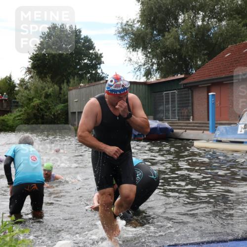 31.08.2025 - Elbe Triathlon Hamburg Luisa Fischer http://msf.ph/oto/8679709 31.08.2025 14:03:59 Schwimmen 131, 139, 145, 147, 157, 163 meine-sportfotos.de