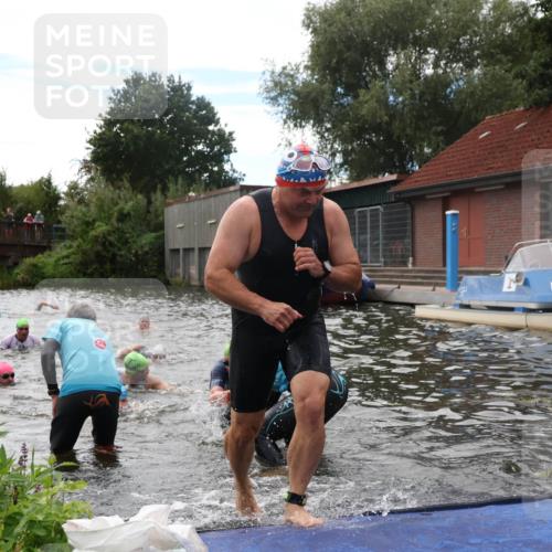 31.08.2025 - Elbe Triathlon Hamburg Luisa Fischer http://msf.ph/oto/8679711 31.08.2025 14:03:59 Schwimmen 131, 139, 145, 147, 157, 163 meine-sportfotos.de