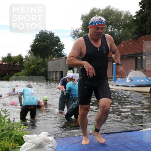 31.08.2025 - Elbe Triathlon Hamburg Luisa Fischer http://msf.ph/oto/8679714 31.08.2025 14:04:00 Schwimmen 131, 144, 145, 147, 157, 163 meine-sportfotos.de
