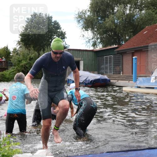 31.08.2025 - Elbe Triathlon Hamburg Luisa Fischer http://msf.ph/oto/8679722 31.08.2025 14:04:02 Schwimmen 131, 144, 145, 147, 157, 162, 163 meine-sportfotos.de