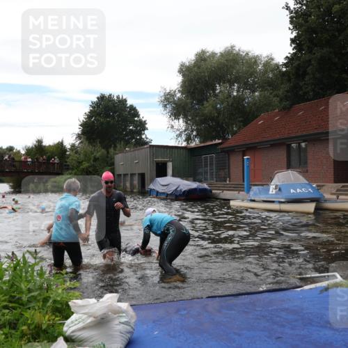 31.08.2025 - Elbe Triathlon Hamburg Luisa Fischer http://msf.ph/oto/8679746 31.08.2025 14:04:06 Schwimmen 144, 145, 147, 157, 162, 163, 164 meine-sportfotos.de