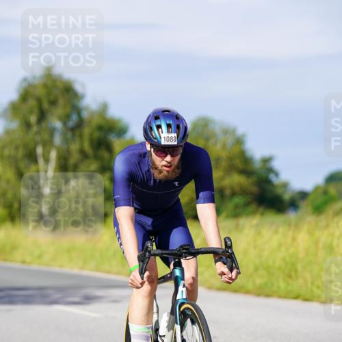 31.08.2025 - Elbe Triathlon Hamburg Michael Burmester http://msf.ph/oto/8679751 31.08.2025 10:39:50 Radfahren 964, 994, 1080, 1145 meine-sportfotos.de