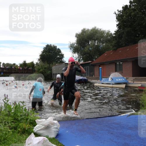 31.08.2025 - Elbe Triathlon Hamburg Luisa Fischer http://msf.ph/oto/8679753 31.08.2025 14:04:07 Schwimmen 144, 145, 147, 157, 162, 164 meine-sportfotos.de