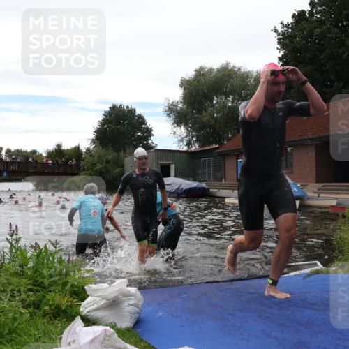 31.08.2025 - Elbe Triathlon Hamburg Luisa Fischer http://msf.ph/oto/8679758 31.08.2025 14:04:08 Schwimmen 144, 145, 147, 151, 157, 162, 164 meine-sportfotos.de