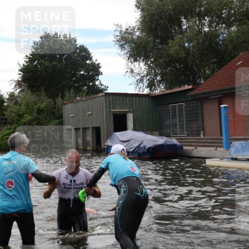 31.08.2025 - Elbe Triathlon Hamburg Luisa Fischer http://msf.ph/oto/8679780 31.08.2025 14:04:12 Schwimmen 144, 145, 151, 162, 164 meine-sportfotos.de