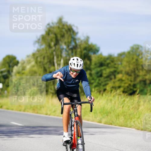 31.08.2025 - Elbe Triathlon Hamburg Michael Burmester http://msf.ph/oto/8679781 31.08.2025 10:39:59 Radfahren 962, 1158, 1286 meine-sportfotos.de