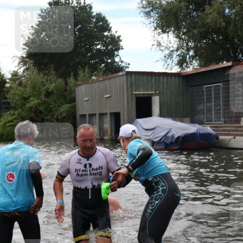 31.08.2025 - Elbe Triathlon Hamburg Luisa Fischer http://msf.ph/oto/8679784 31.08.2025 14:04:13 Schwimmen 144, 151, 162, 164 meine-sportfotos.de