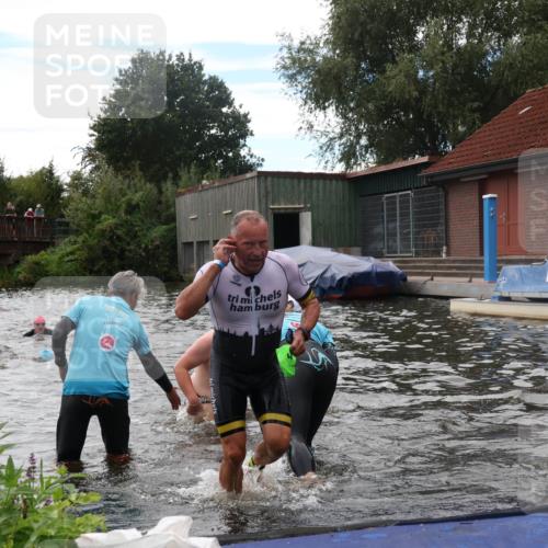 31.08.2025 - Elbe Triathlon Hamburg Luisa Fischer http://msf.ph/oto/8679789 31.08.2025 14:04:14 Schwimmen 144, 151, 162, 164 meine-sportfotos.de