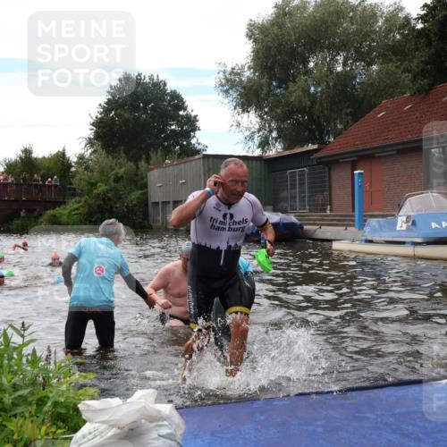 31.08.2025 - Elbe Triathlon Hamburg Luisa Fischer http://msf.ph/oto/8679792 31.08.2025 14:04:14 Schwimmen 144, 151, 162, 164 meine-sportfotos.de