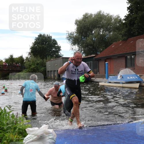 31.08.2025 - Elbe Triathlon Hamburg Luisa Fischer http://msf.ph/oto/8679795 31.08.2025 14:04:15 Schwimmen 151, 162, 164 meine-sportfotos.de
