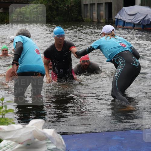 31.08.2025 - Elbe Triathlon Hamburg Luisa Fischer http://msf.ph/oto/8679809 31.08.2025 14:04:24 Schwimmen 121, 135, 141, 143, 152, 156 meine-sportfotos.de