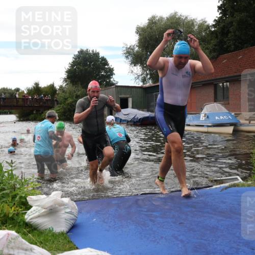 31.08.2025 - Elbe Triathlon Hamburg Luisa Fischer http://msf.ph/oto/8679832 31.08.2025 14:04:28 Schwimmen 121, 123, 124, 132, 135, 141, 143, 152, 156 meine-sportfotos.de