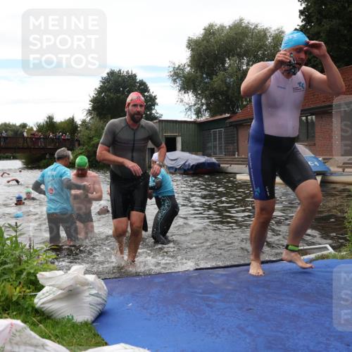 31.08.2025 - Elbe Triathlon Hamburg Luisa Fischer http://msf.ph/oto/8679834 31.08.2025 14:04:29 Schwimmen 121, 123, 124, 132, 135, 141, 143, 152, 156 meine-sportfotos.de