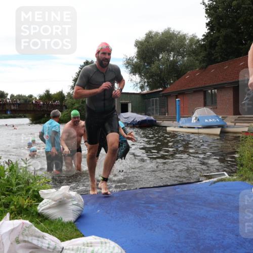31.08.2025 - Elbe Triathlon Hamburg Luisa Fischer http://msf.ph/oto/8679839 31.08.2025 14:04:29 Schwimmen 121, 123, 124, 132, 135, 141, 143, 152, 156 meine-sportfotos.de