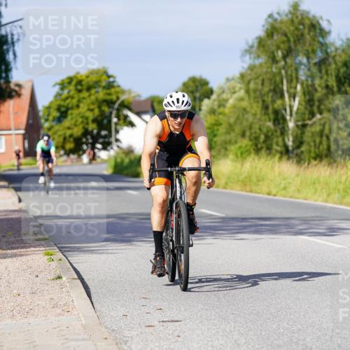 31.08.2025 - Elbe Triathlon Hamburg Michael Burmester http://msf.ph/oto/8679841 31.08.2025 10:40:12 Radfahren 997, 1028 meine-sportfotos.de