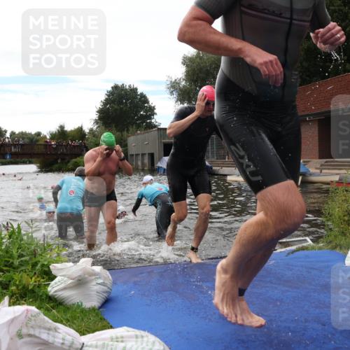 31.08.2025 - Elbe Triathlon Hamburg Luisa Fischer http://msf.ph/oto/8679844 31.08.2025 14:04:30 Schwimmen 121, 123, 124, 132, 135, 141, 143, 152, 156 meine-sportfotos.de