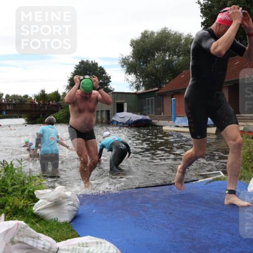 31.08.2025 - Elbe Triathlon Hamburg Luisa Fischer http://msf.ph/oto/8679847 31.08.2025 14:04:31 Schwimmen 121, 123, 124, 132, 135, 141, 143, 152, 156, 161 meine-sportfotos.de