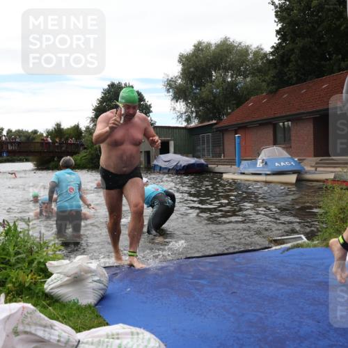 31.08.2025 - Elbe Triathlon Hamburg Luisa Fischer http://msf.ph/oto/8679850 31.08.2025 14:04:31 Schwimmen 121, 123, 124, 132, 135, 141, 143, 152, 156, 161 meine-sportfotos.de