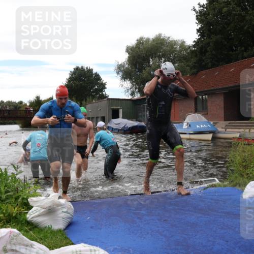 31.08.2025 - Elbe Triathlon Hamburg Luisa Fischer http://msf.ph/oto/8679859 31.08.2025 14:04:35 Schwimmen 123, 124, 125, 129, 132, 141, 152, 155, 161 meine-sportfotos.de