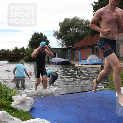 31.08.2025 - Elbe Triathlon Hamburg Luisa Fischer http://msf.ph/oto/8679871 31.08.2025 14:04:37 Schwimmen 123, 124, 125, 129, 132, 141, 150, 155, 161 meine-sportfotos.de