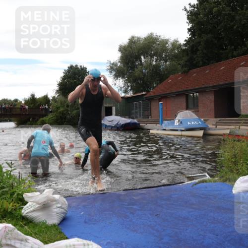 31.08.2025 - Elbe Triathlon Hamburg Luisa Fischer http://msf.ph/oto/8679872 31.08.2025 14:04:37 Schwimmen 123, 124, 125, 129, 132, 141, 150, 155, 161 meine-sportfotos.de