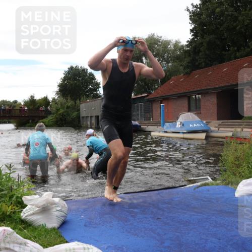 31.08.2025 - Elbe Triathlon Hamburg Luisa Fischer http://msf.ph/oto/8679876 31.08.2025 14:04:38 Schwimmen 123, 124, 125, 129, 132, 141, 150, 155, 161 meine-sportfotos.de