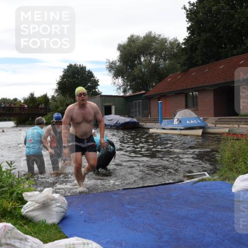 31.08.2025 - Elbe Triathlon Hamburg Luisa Fischer http://msf.ph/oto/8679884 31.08.2025 14:04:40 Schwimmen 124, 125, 129, 132, 146, 150, 155, 161 meine-sportfotos.de