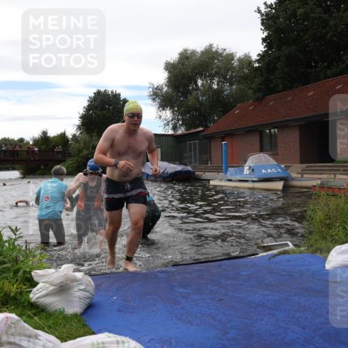 31.08.2025 - Elbe Triathlon Hamburg Luisa Fischer http://msf.ph/oto/8679886 31.08.2025 14:04:40 Schwimmen 124, 125, 129, 132, 146, 150, 155, 161 meine-sportfotos.de