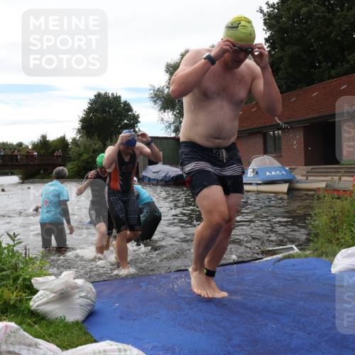 31.08.2025 - Elbe Triathlon Hamburg Luisa Fischer http://msf.ph/oto/8679890 31.08.2025 14:04:41 Schwimmen 125, 129, 130, 132, 146, 150, 155, 161 meine-sportfotos.de