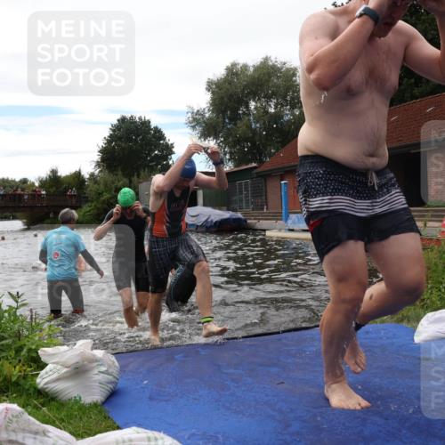31.08.2025 - Elbe Triathlon Hamburg Luisa Fischer http://msf.ph/oto/8679893 31.08.2025 14:04:41 Schwimmen 125, 129, 130, 132, 146, 150, 155, 161 meine-sportfotos.de