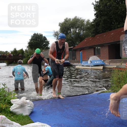 31.08.2025 - Elbe Triathlon Hamburg Luisa Fischer http://msf.ph/oto/8679895 31.08.2025 14:04:42 Schwimmen 125, 129, 130, 146, 150, 155, 161 meine-sportfotos.de