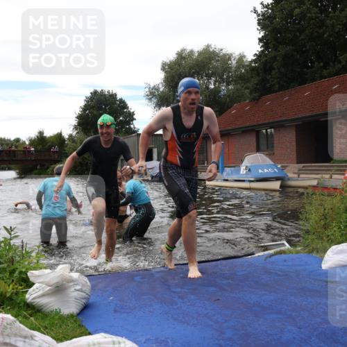 31.08.2025 - Elbe Triathlon Hamburg Luisa Fischer http://msf.ph/oto/8679897 31.08.2025 14:04:42 Schwimmen 125, 129, 130, 146, 150, 155, 161 meine-sportfotos.de